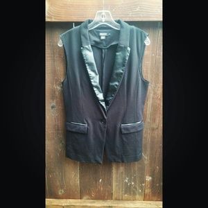 💋SOLD💋 Black DKNY vest