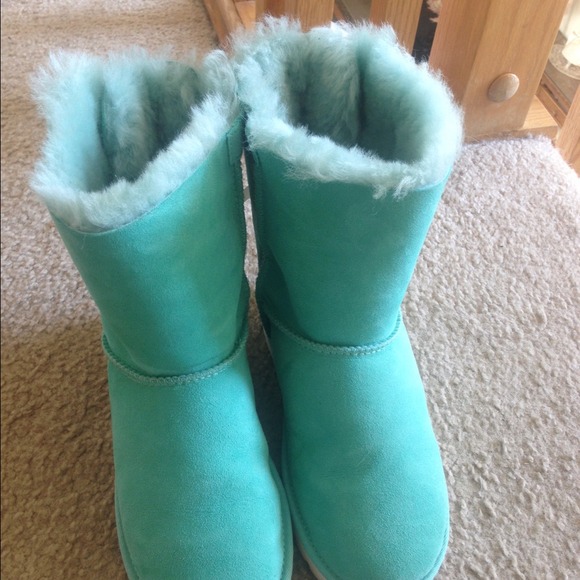 tiffany blue uggs