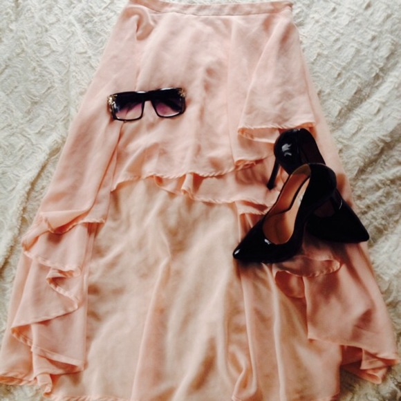 Fabulous 👄 Skirt - Picture 2 of 3