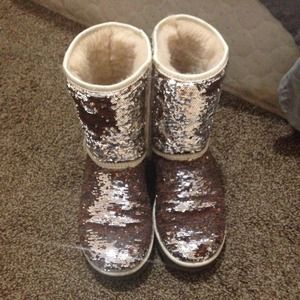 Super cute sequins uggs. There in great condition
