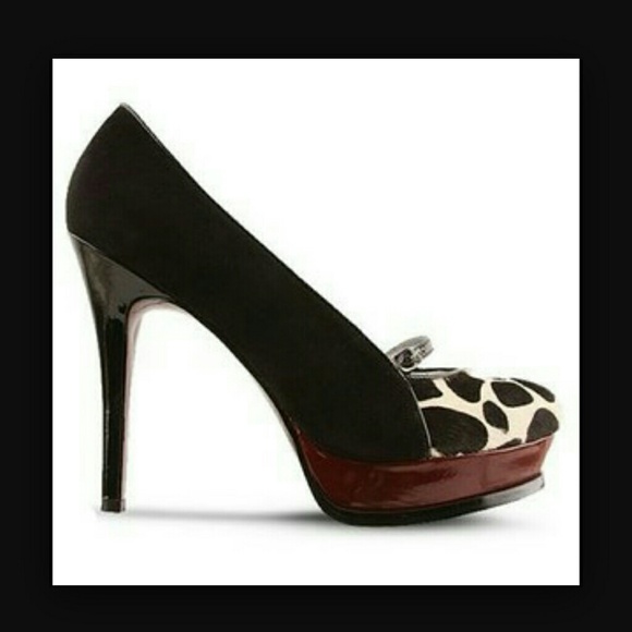 GUESS suede and pony hair platform pump!!!