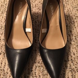 Black merona pumps