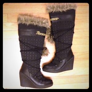 FLASH SALE⚡️Rocawear black signature wedge boots