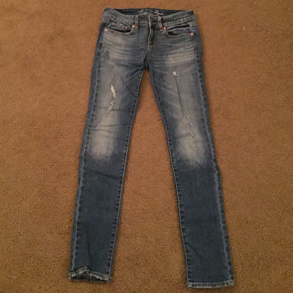 American Eagle skinny medium wash ripped jeans