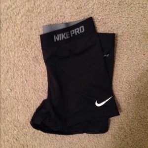 Like new black nike pro shorts