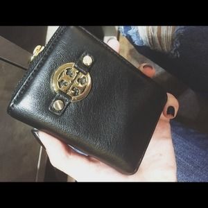 AUTHENTIC TORY BURCH KEY HOLDER