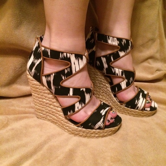 Just Fab wedge sandals size 8M