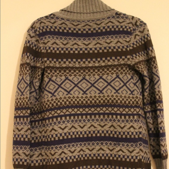 Forever 21 Sweater - Picture 2 of 4