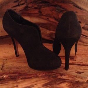 Black suede "bootie"