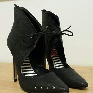 NEW Betsey Johnson Heels.