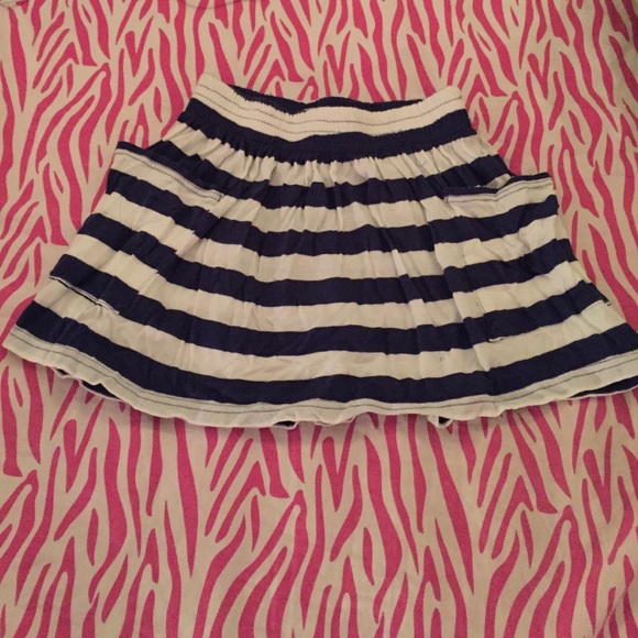 Forever 21 navy and white striped skirt