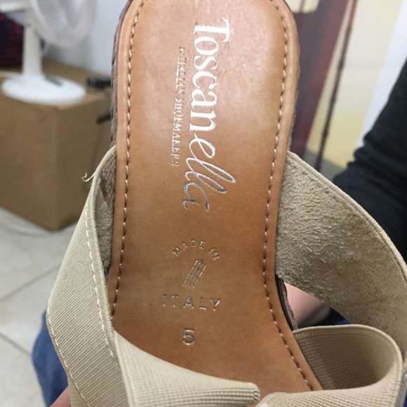 100% ITALIAN KHAKI WEDGES - Picture 2 of 2