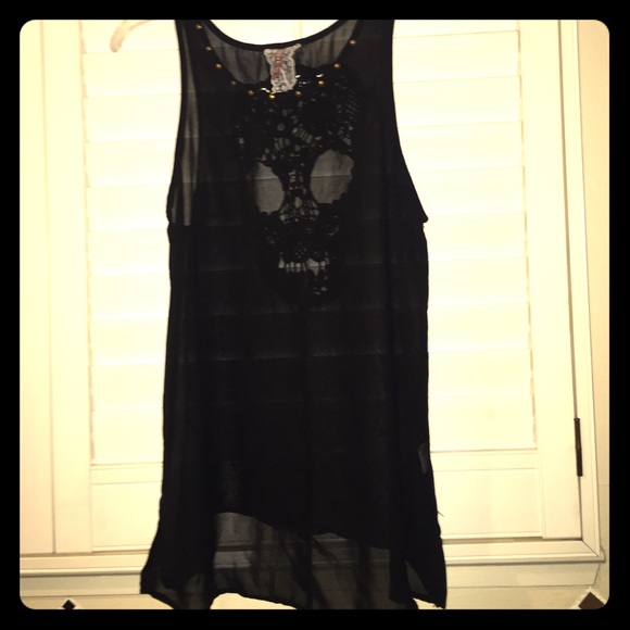 Flowy skull tank