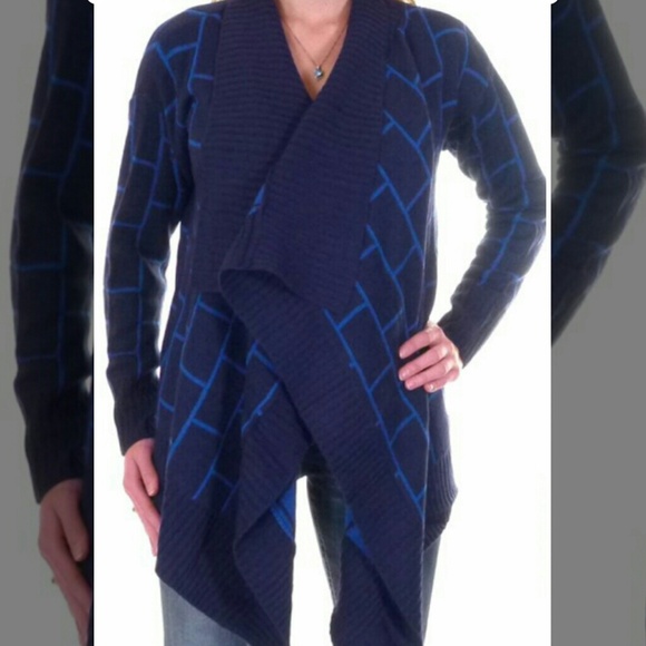 Romeo & Juliet Couture Sweaters - Romeo + Juliet sweater