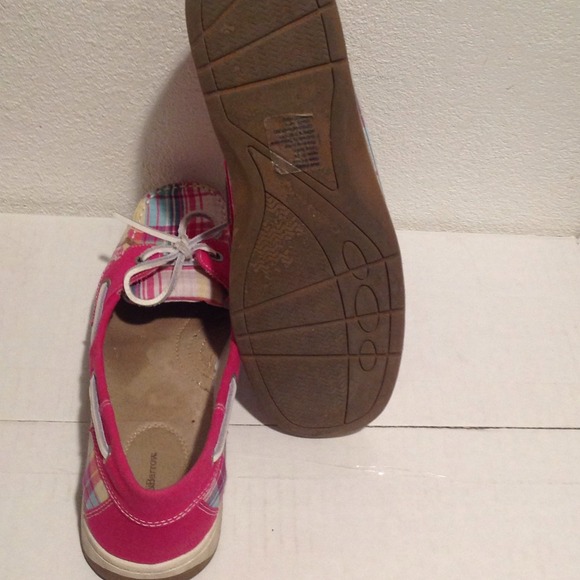 Flats - Picture 3 of 3