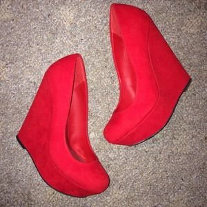 Red wedge heels