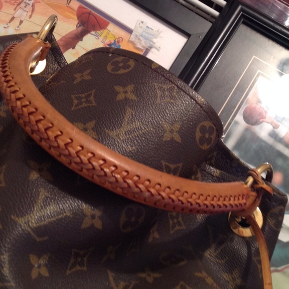 LV  authentic ⭐️Sold⭐️ - Picture 2 of 3
