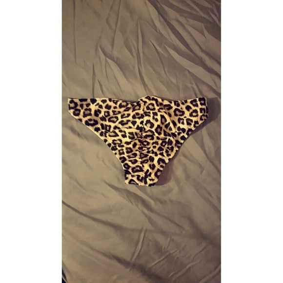 Cheeky bikini bottoms