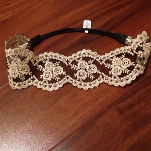 Thick Detailed Headband (NEVER WORN)