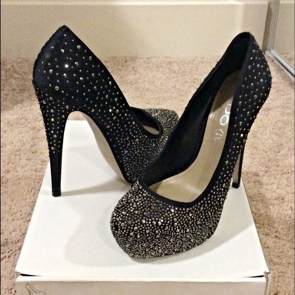 Stunning pumps!! 😘👠💄💋