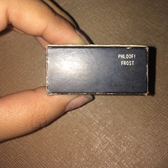 MAC eyeshadow - Picture 1 of 3