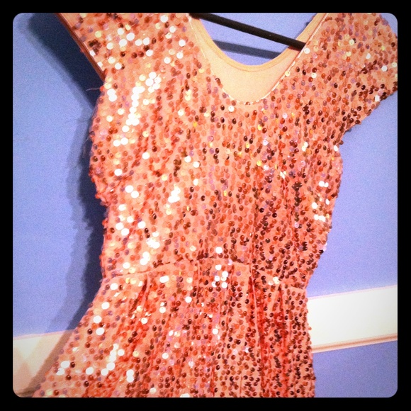 SUPER CUTE Pink sequin dress! 💖