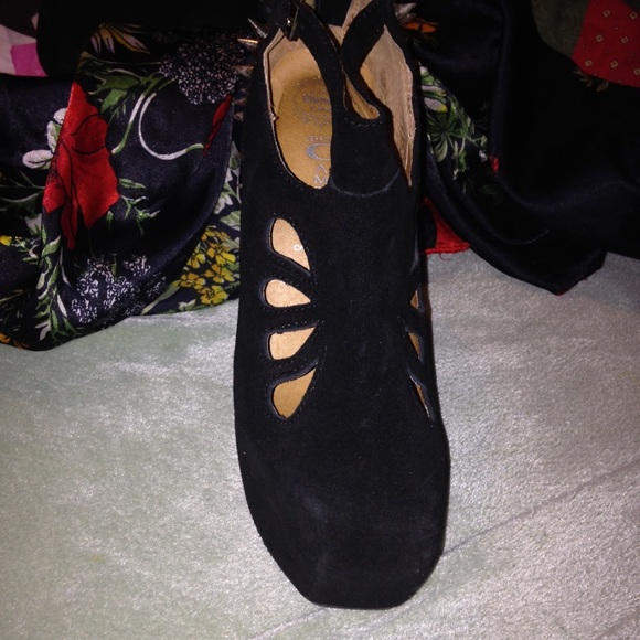 SOLD!! - Picture 2 of 4