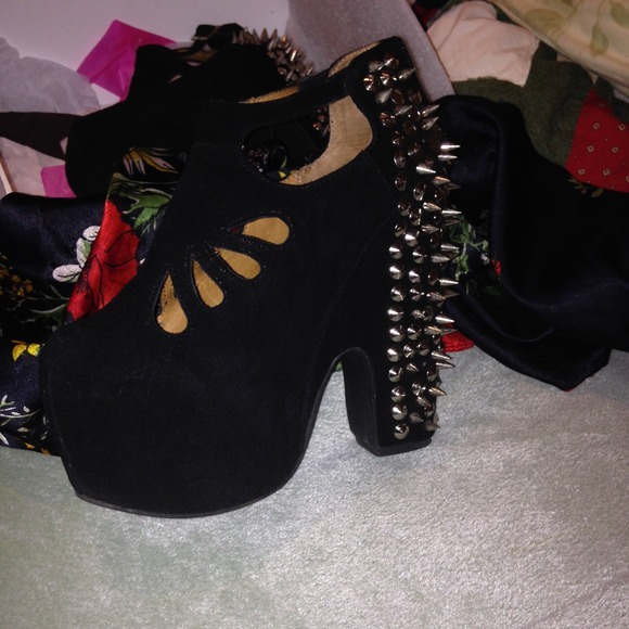 SOLD!! - Picture 4 of 4