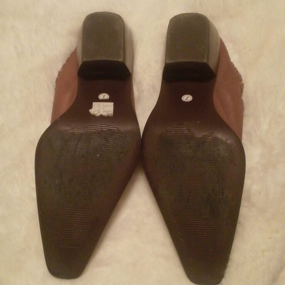 Two Lips Mules - Picture 3 of 4