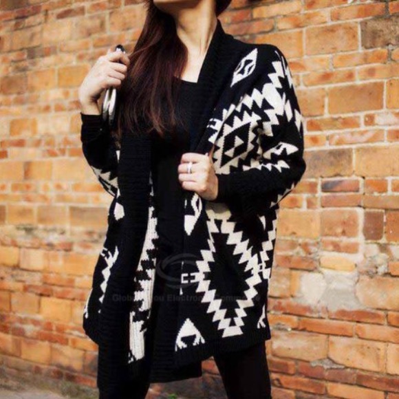 Black loose Aztec cardigan - Picture 2 of 4