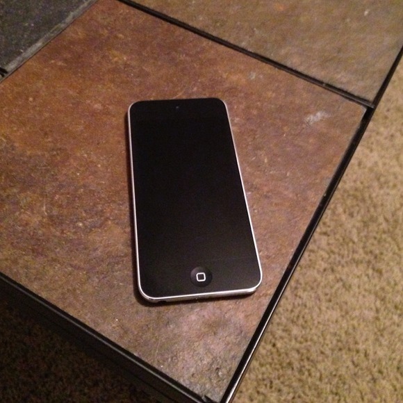 Apple 5th generation iPod touch silver - Picture 1 of 3