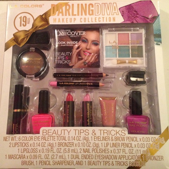 L.A. Colors Accessories - 19 Piece Make Up Kit