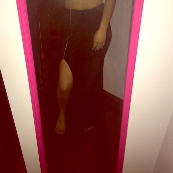 Maxi skirt with slit