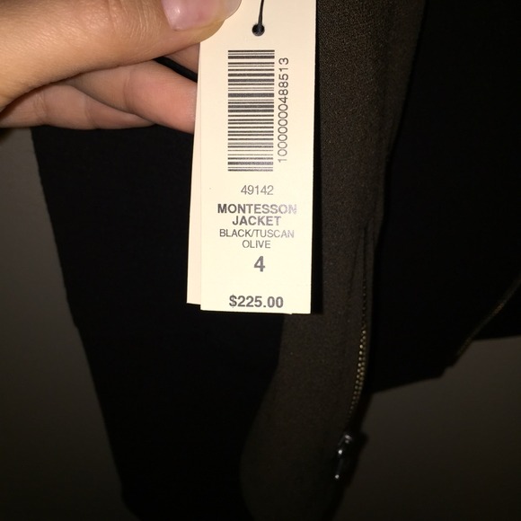 HOST PICK 🎉🔥NWT Aritzia Motto Jacket 🔥 - Picture 3 of 4