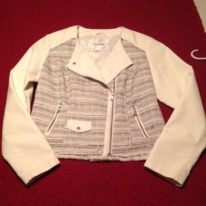 Reserved!! Faux leather sleeve jacket🎀