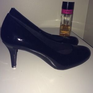 Classic Black Round Toe Heel