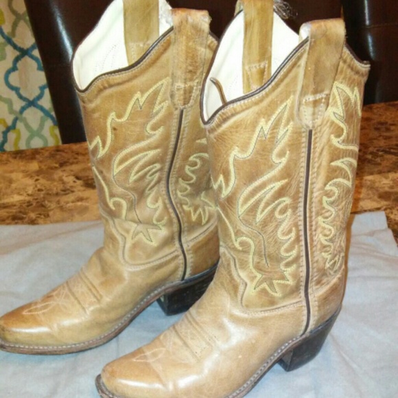 Girls boots