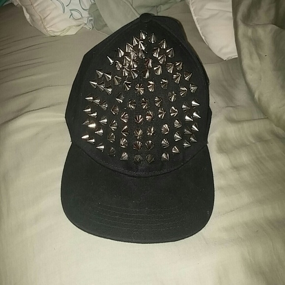 Spike hat