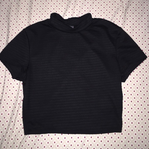 Black mock neck crop top