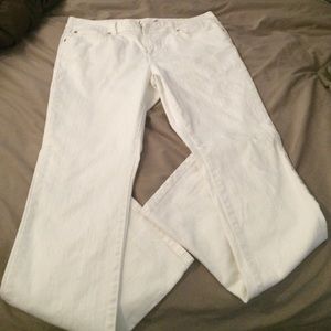 White denim jeans