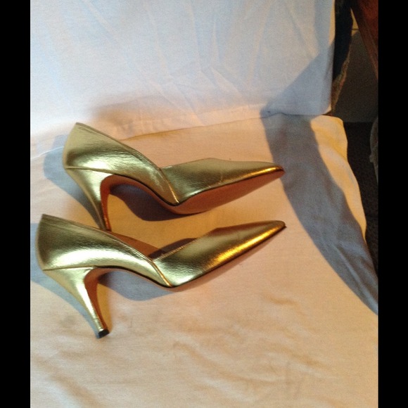Classy gold heels