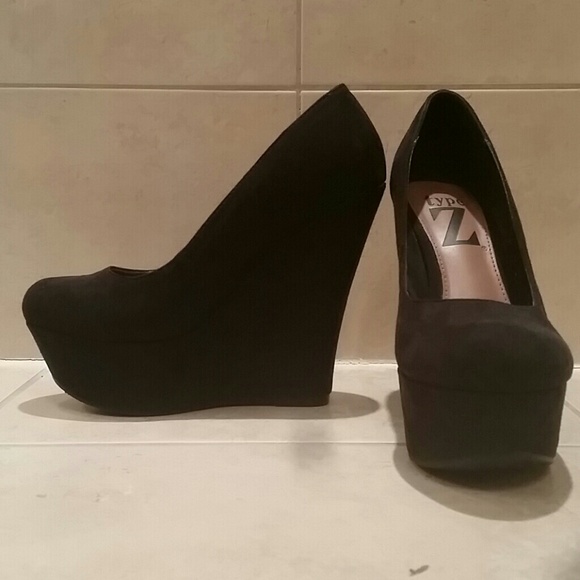 Black suede pump wedges!