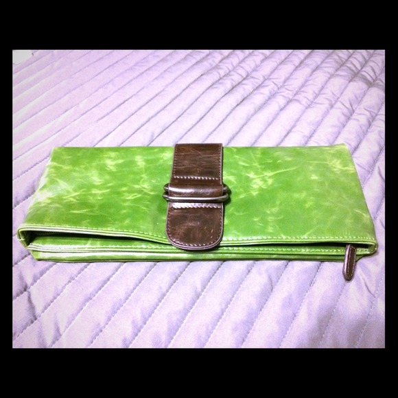 NWOT Shiraleah green vegan leather clutch
