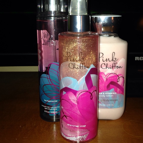 Pink chiffon gift set