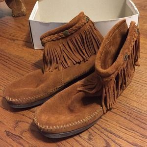 Minnetonka fringe ankle moccasin