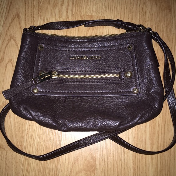 Michael Kors Cross body Brown.