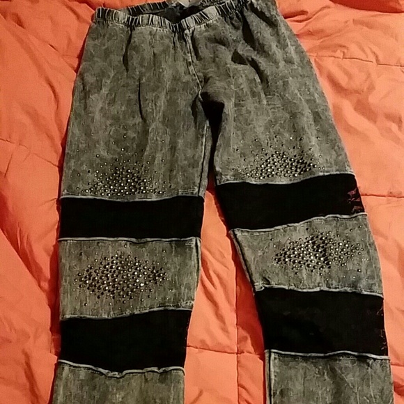 Leggings.