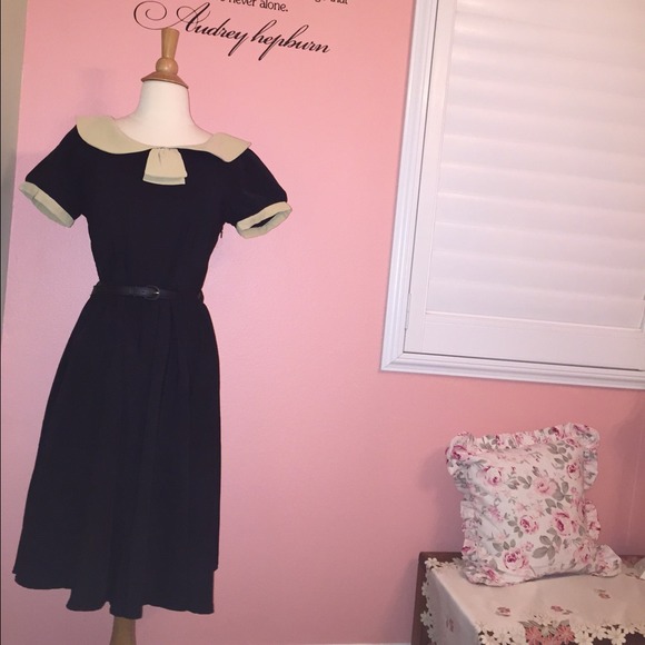 Lindy Bop - 60's Inspired Vintage Dress (size 10)
