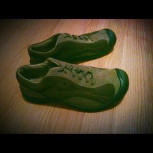 KEEN trail/hiking shoes!!