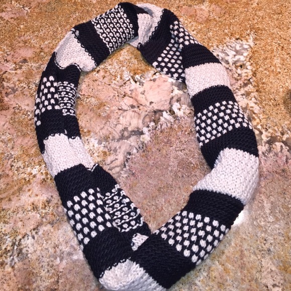 Infinity Scarf - Picture 3 of 3